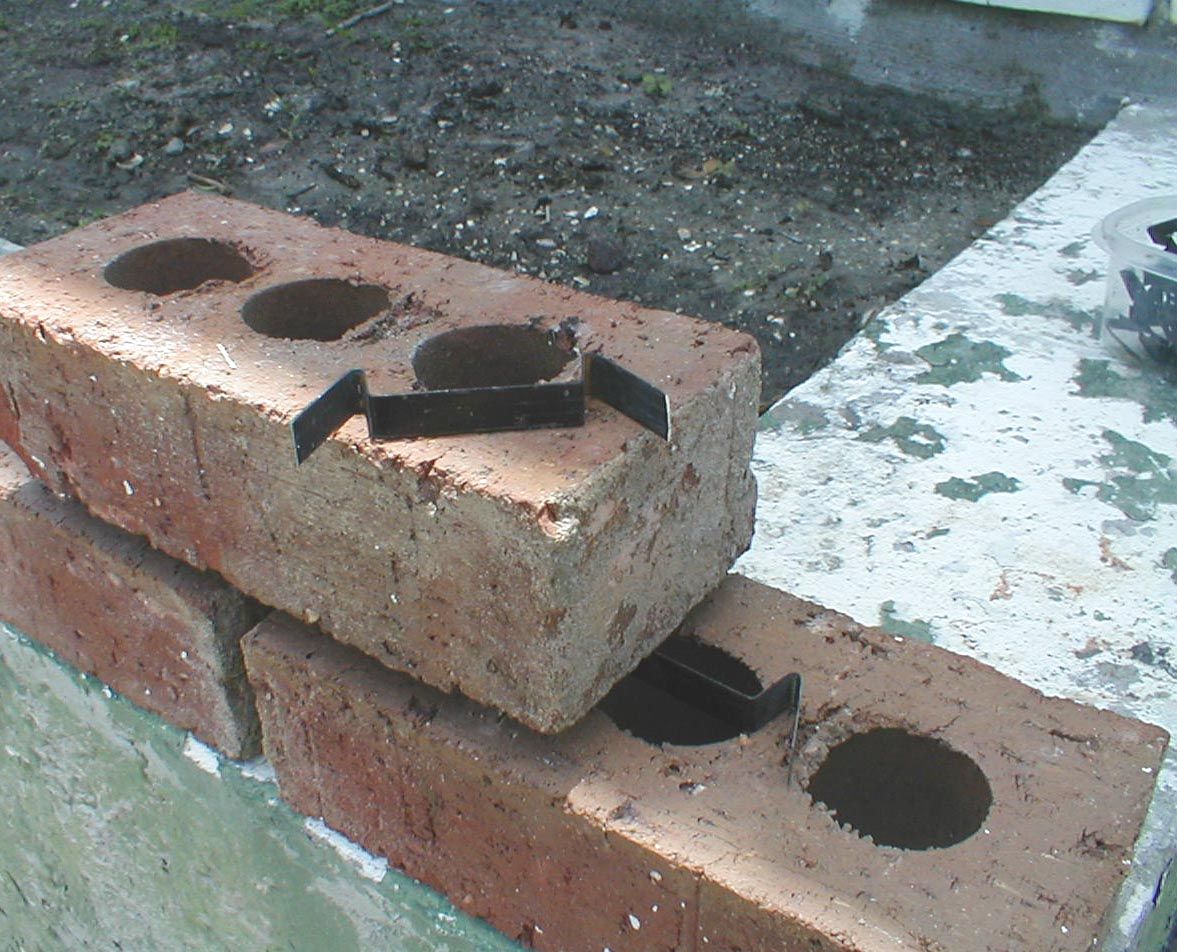 Bricklaying Using Mortar Joint Spacers