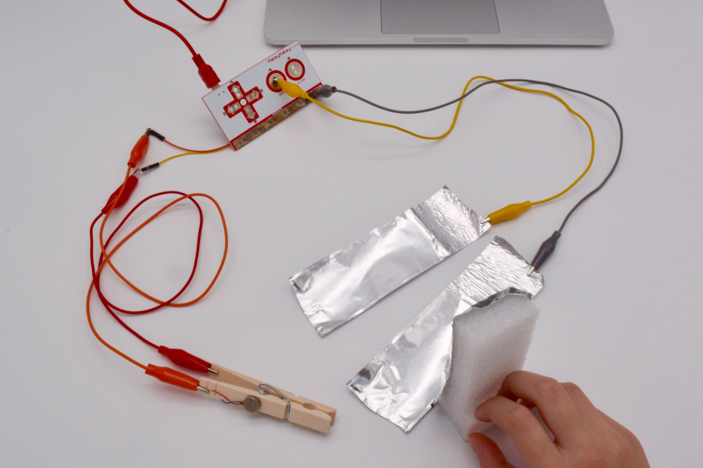 Makey Makey Output on Rube Goldberg Chain Reactions 4 Steps (with