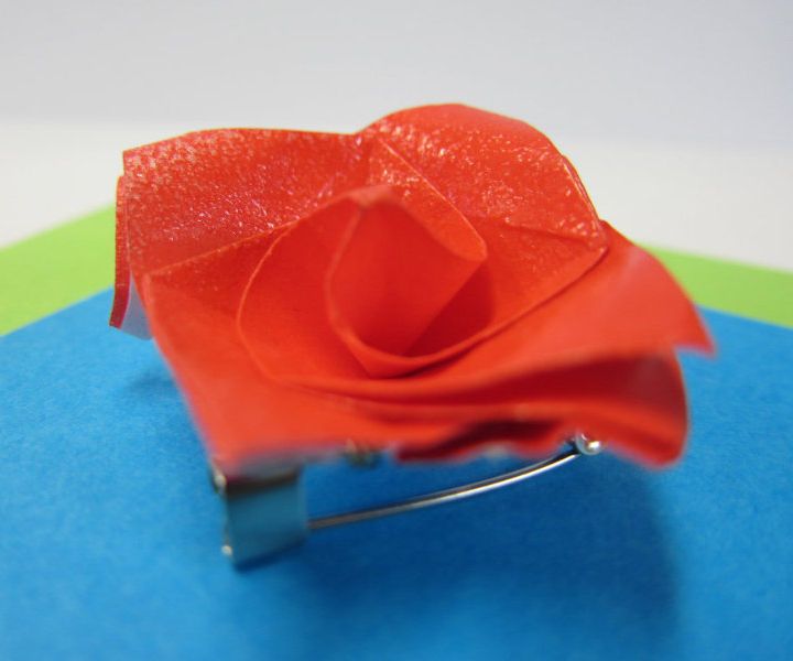 Make a Origami Rose Brooch!