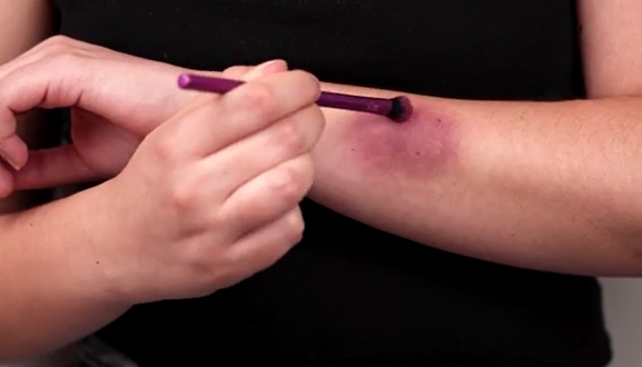 How to Make a Simple Fake Bruise (A Total of 3 Ways) : 3 Steps ...