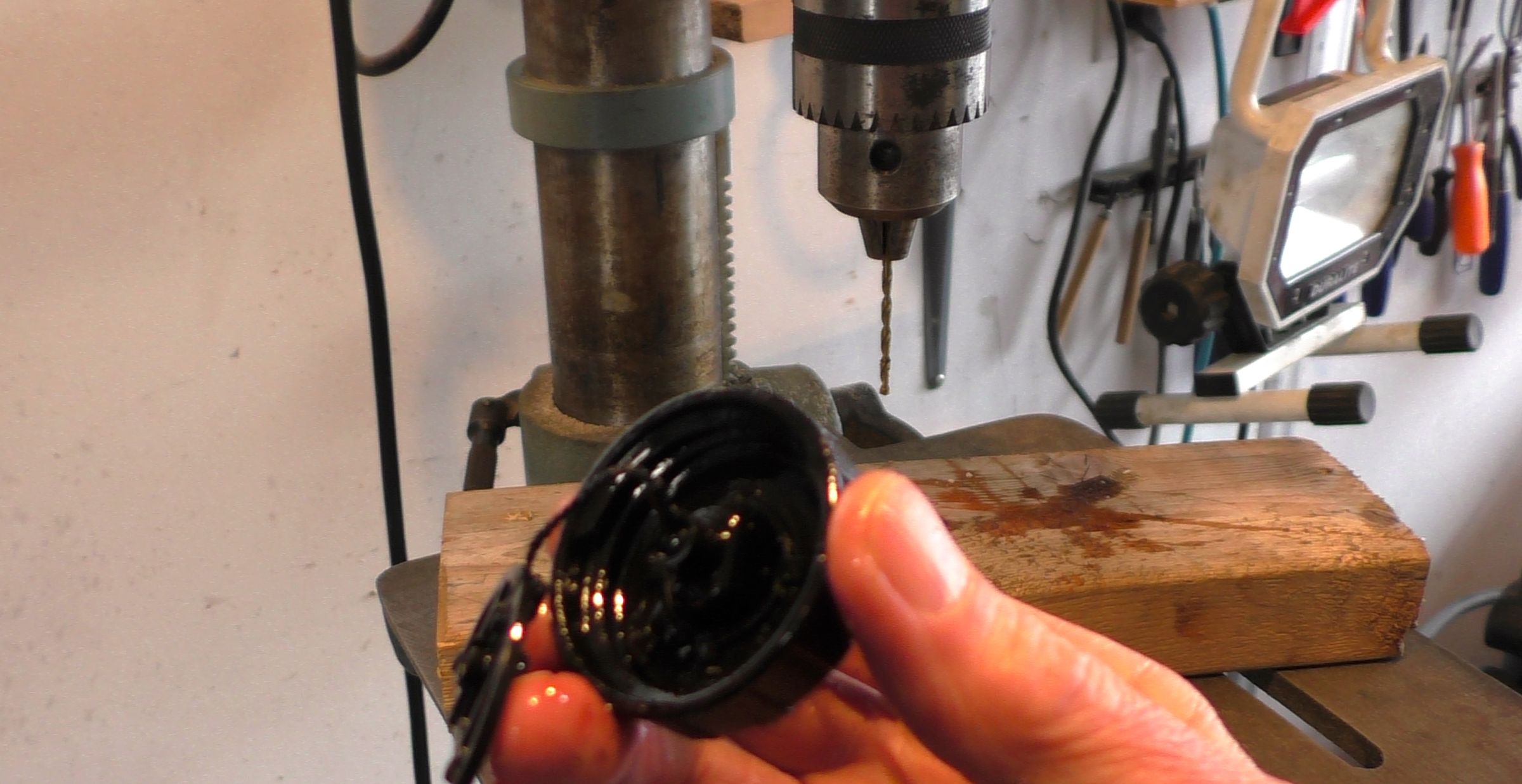 Fixing Chainsaw Bar Oil Problem With Air Compressor Instructables