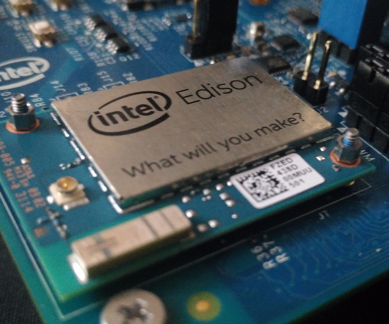 Intel Edison: BLE Controlled Lights