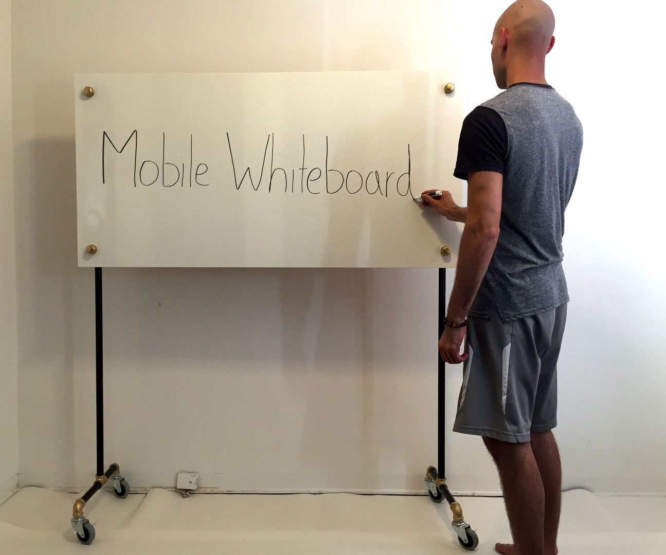 Ikea Hack: Mobile Whiteboard