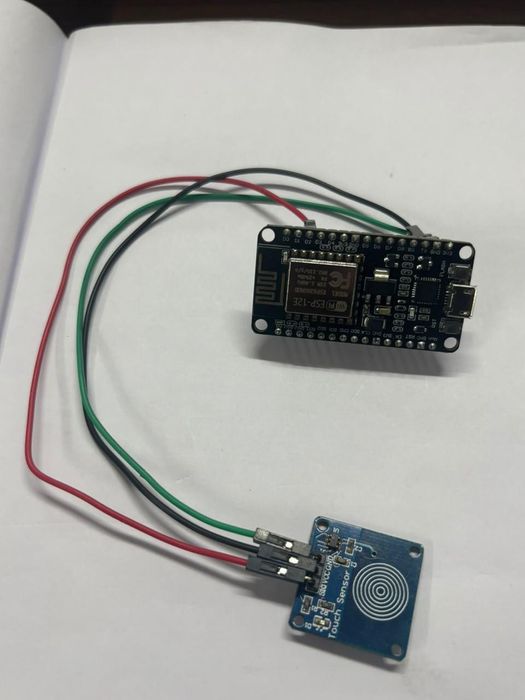 ภาพจากขั้นตอน Programming และทดสอบ ESP8266 Touch Sensor