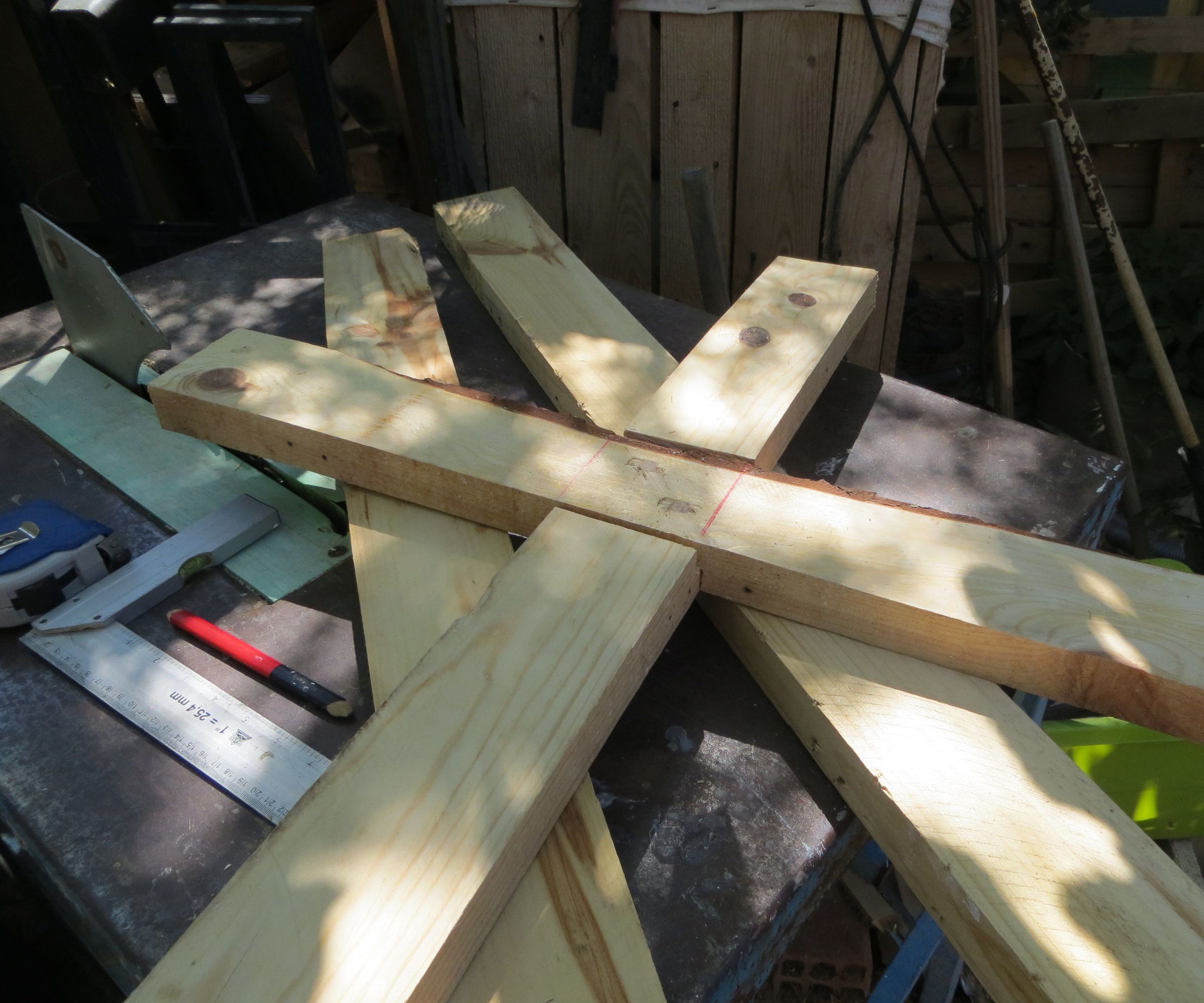 HOW HE MADE a SEED PLANTER STEEP TO STEEP FROM RECYCLED WOOD PALLET