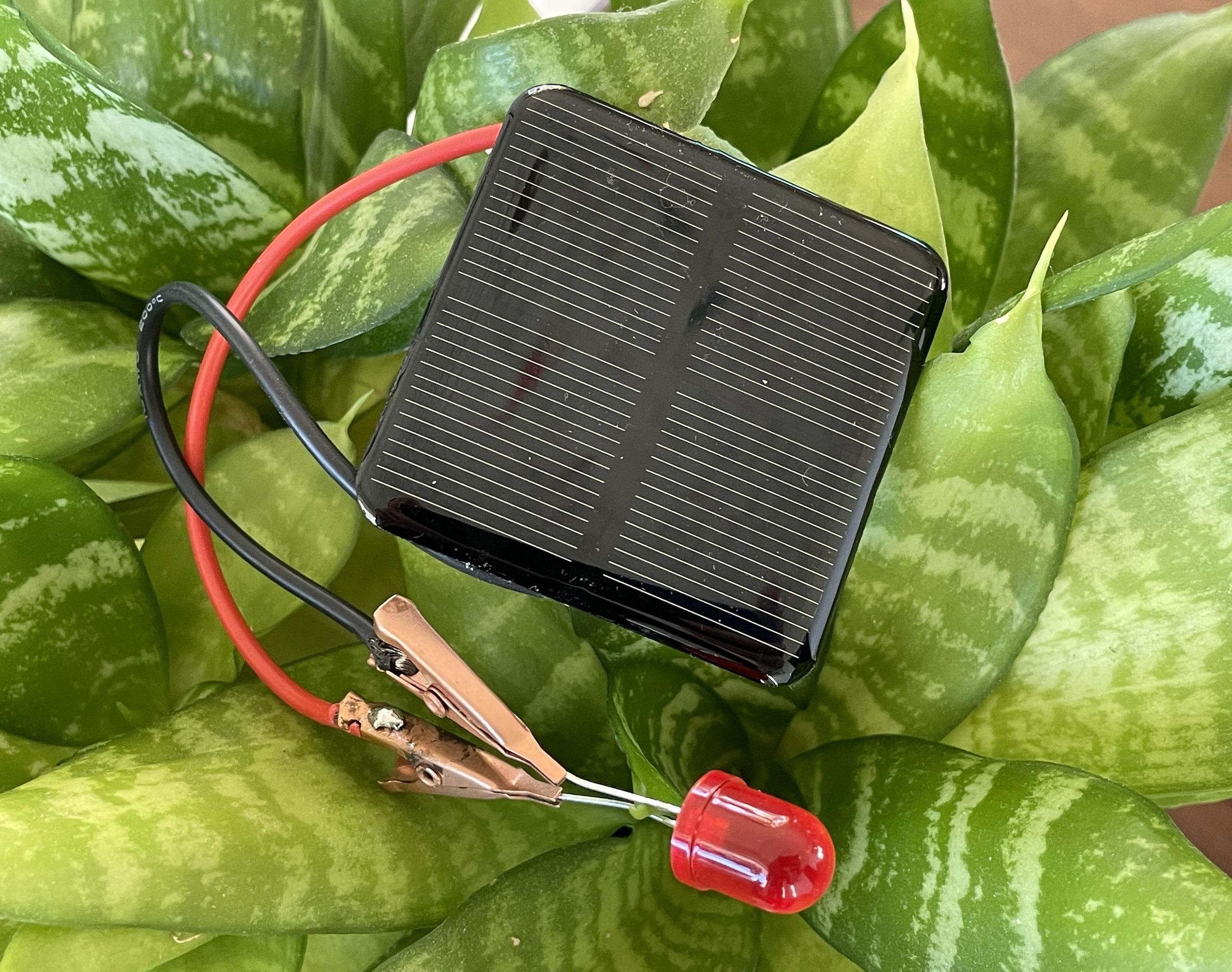 Hello Solar World: a Micro Power Plant