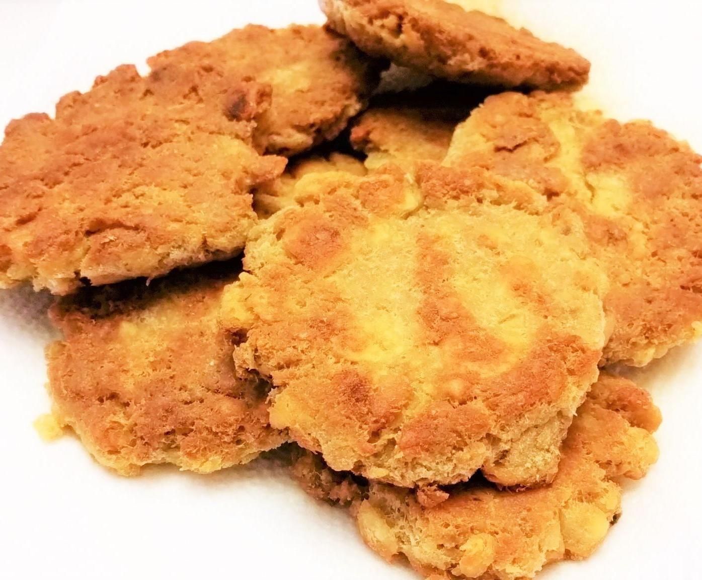 Old Fashion Salmon Patties With Crackers