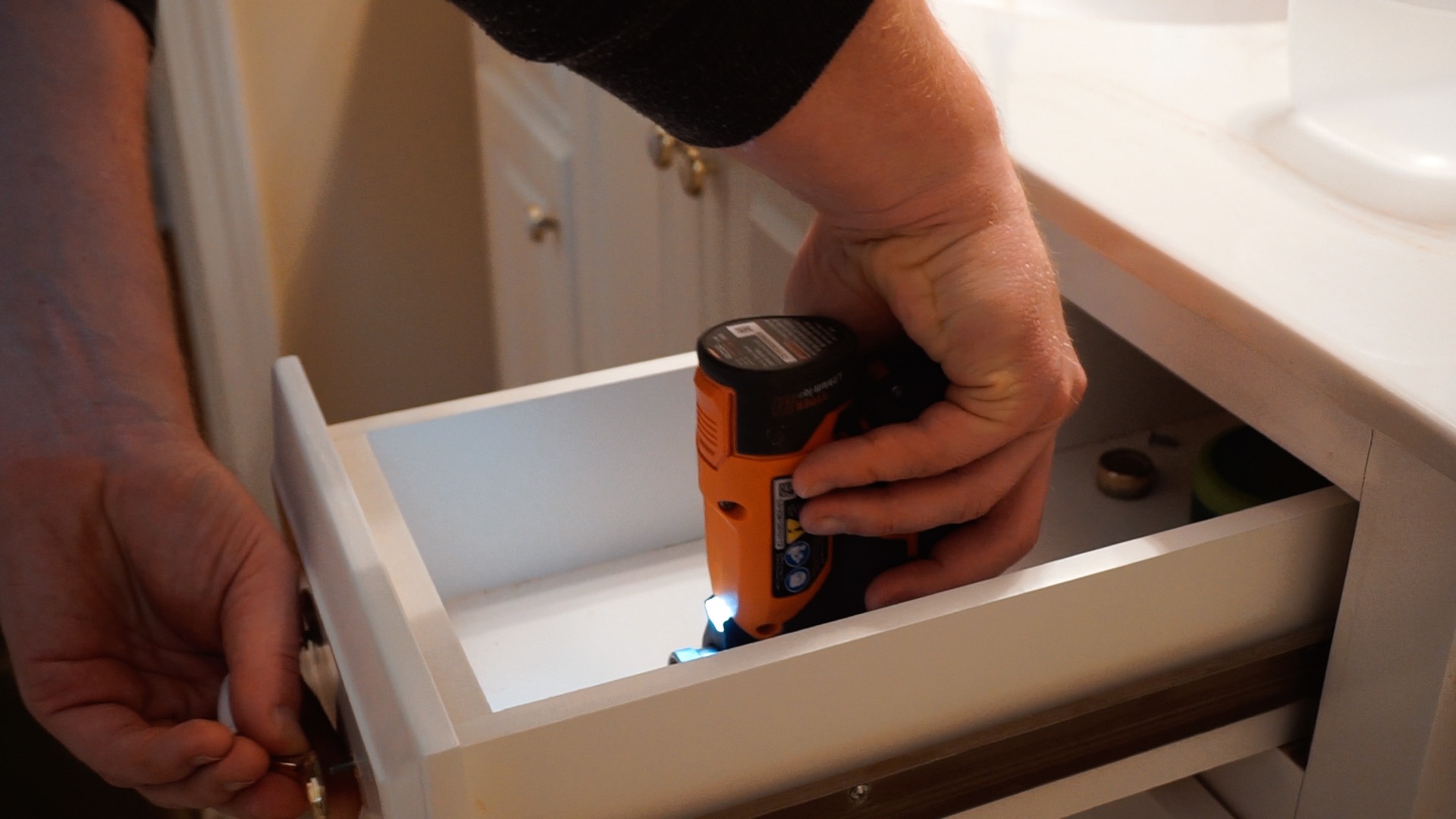 Refinish Brass Hardware Yourself // Powder Coating Project 4 Steps