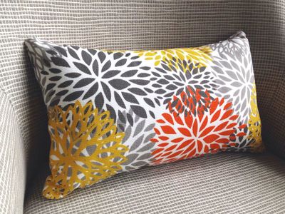 Simple Pillow Cover With Zipper