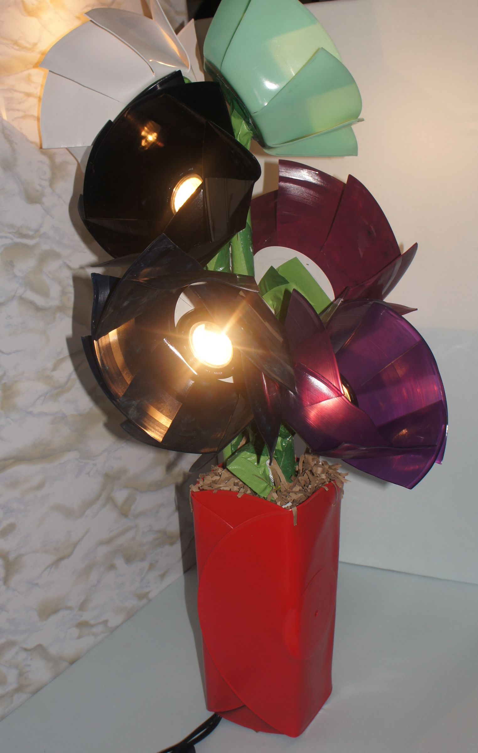Vinyl Record Flower Bouquet Lamp 5 Steps Instructables