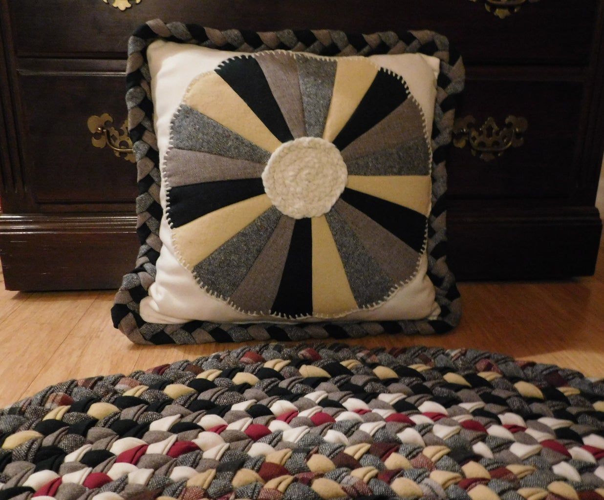 Heirloom Wool Cloth Braided Rug : 7 Steps (with Pictures) - Instructables