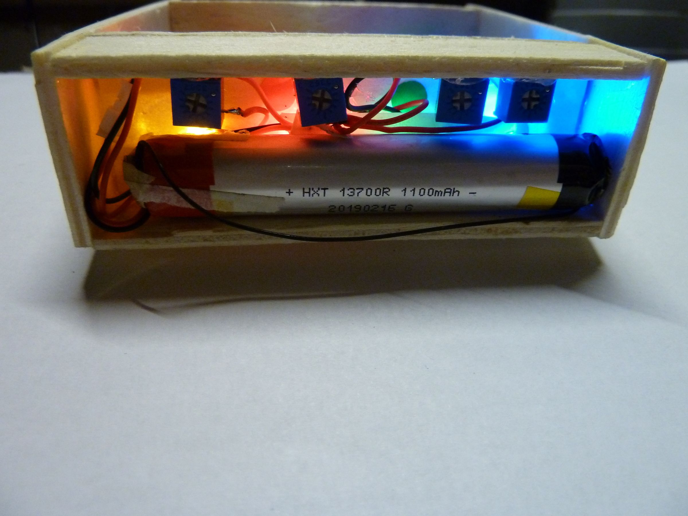 Glowing Stands (precisely Balanced LEDs) 7 Steps Instructables
