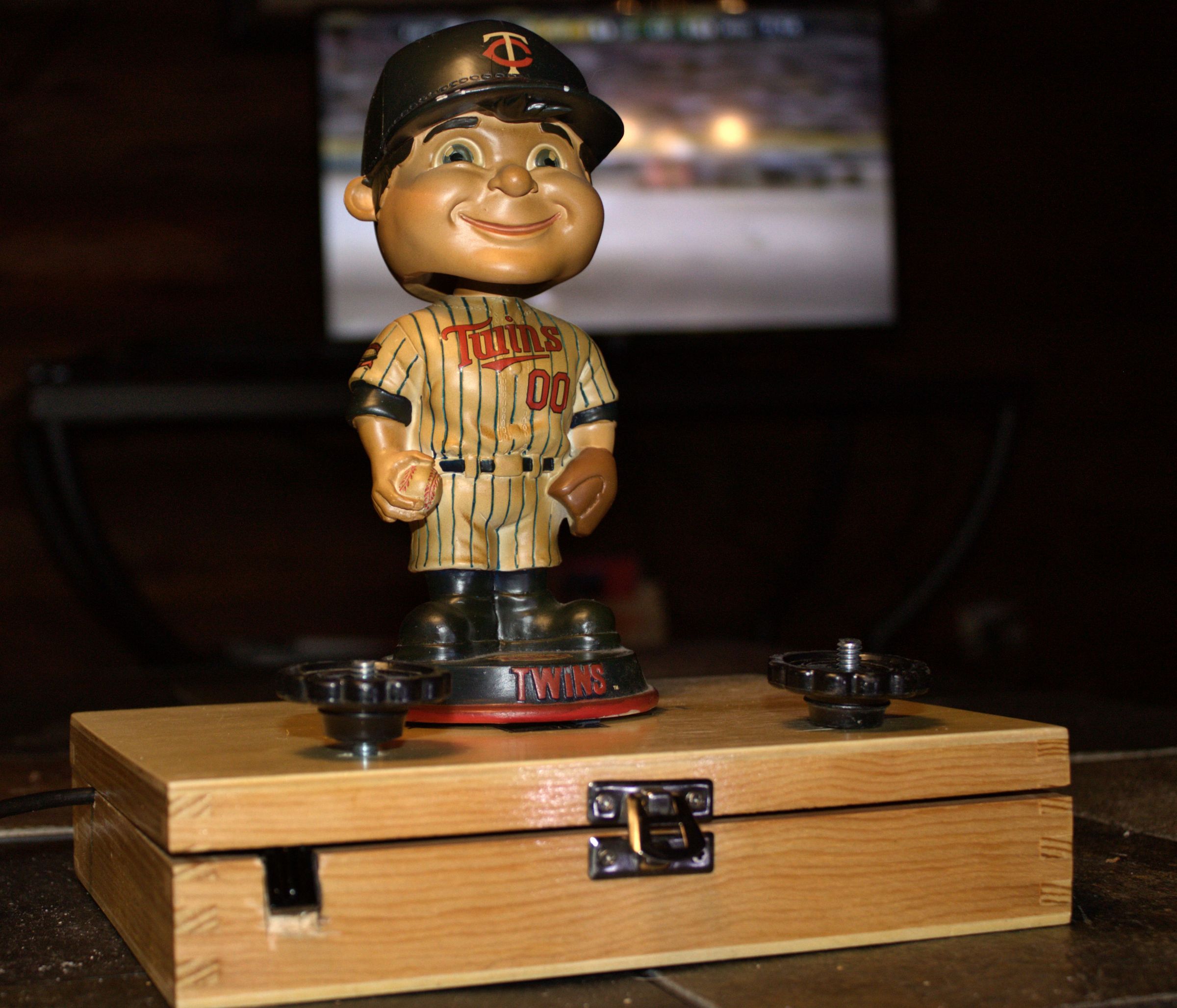 Build the Remote Control Bobble-head Bobbler!