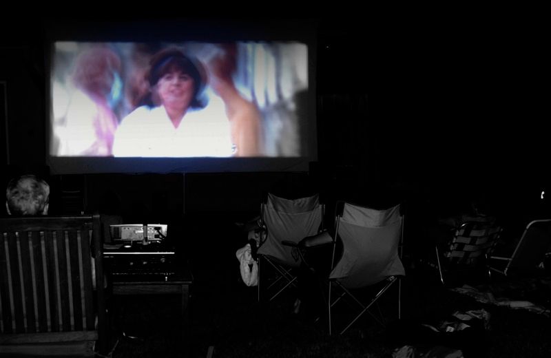 An Easy, Portable Outdoor Movie Screen