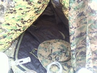 Shoelaces Survival Shelter