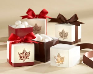 How to Assemble a Basic Wedding Favor Box