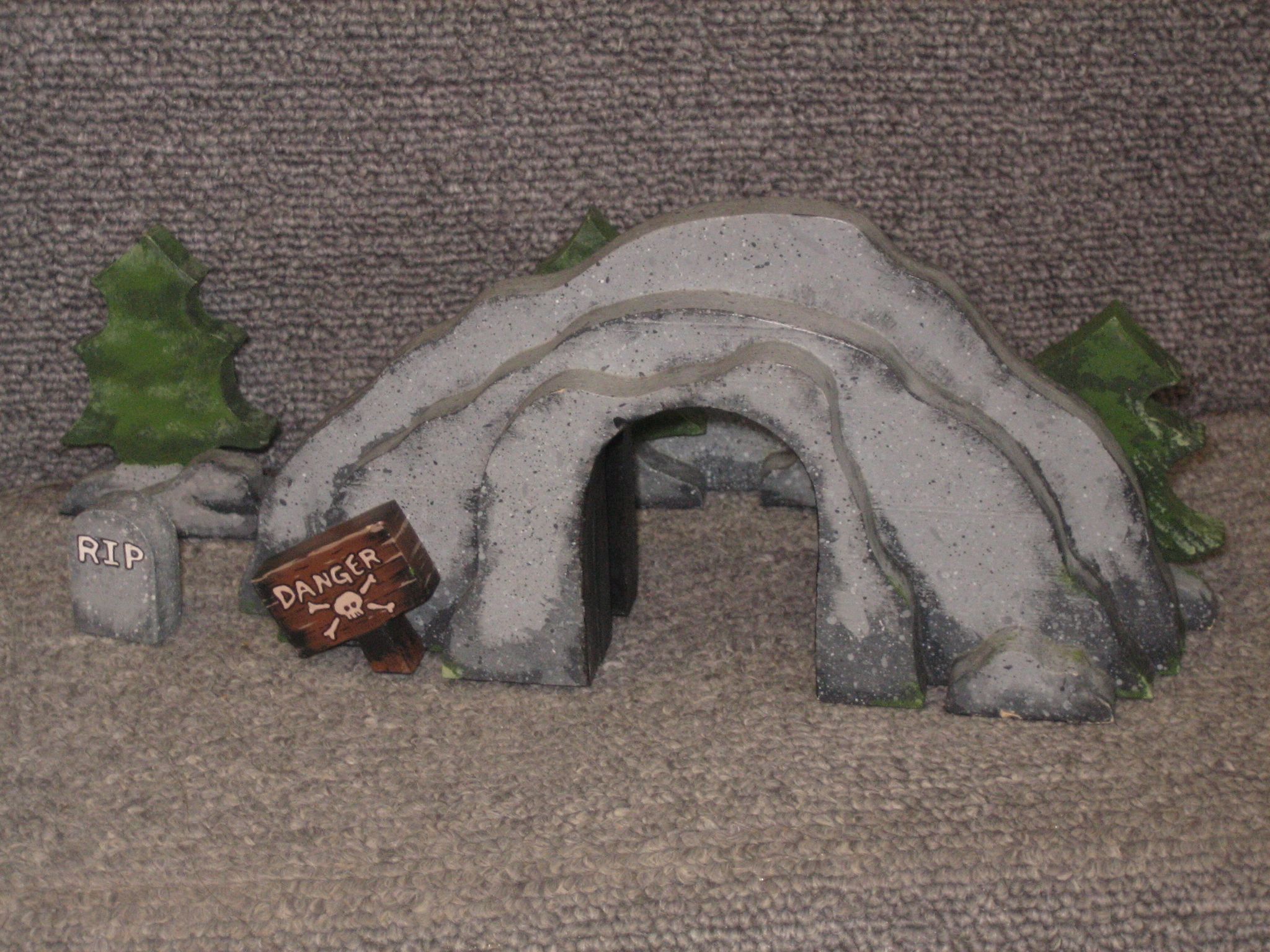 Wooden Tunnel for Thomas the Tank Engine Playsets
