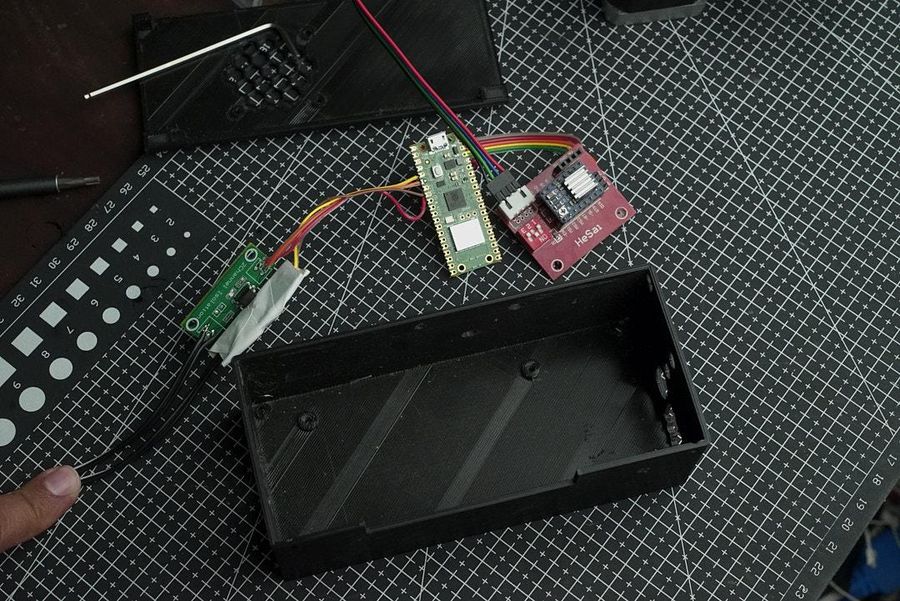 Hardware Mount Structure