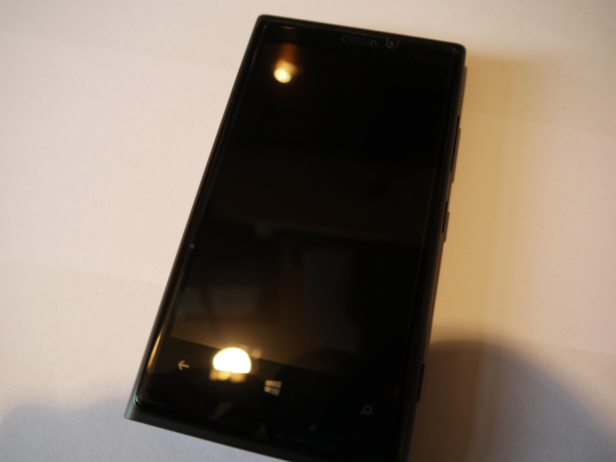 Put a screen protector on smartphone screen NO AIR BUBBLES!