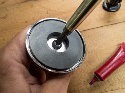 Attach Ball Head to Magnet