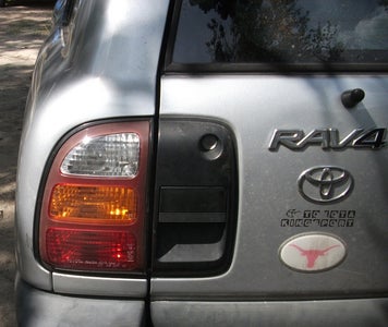 Replace Tail Light/Lense on '98 Toyota Rav4