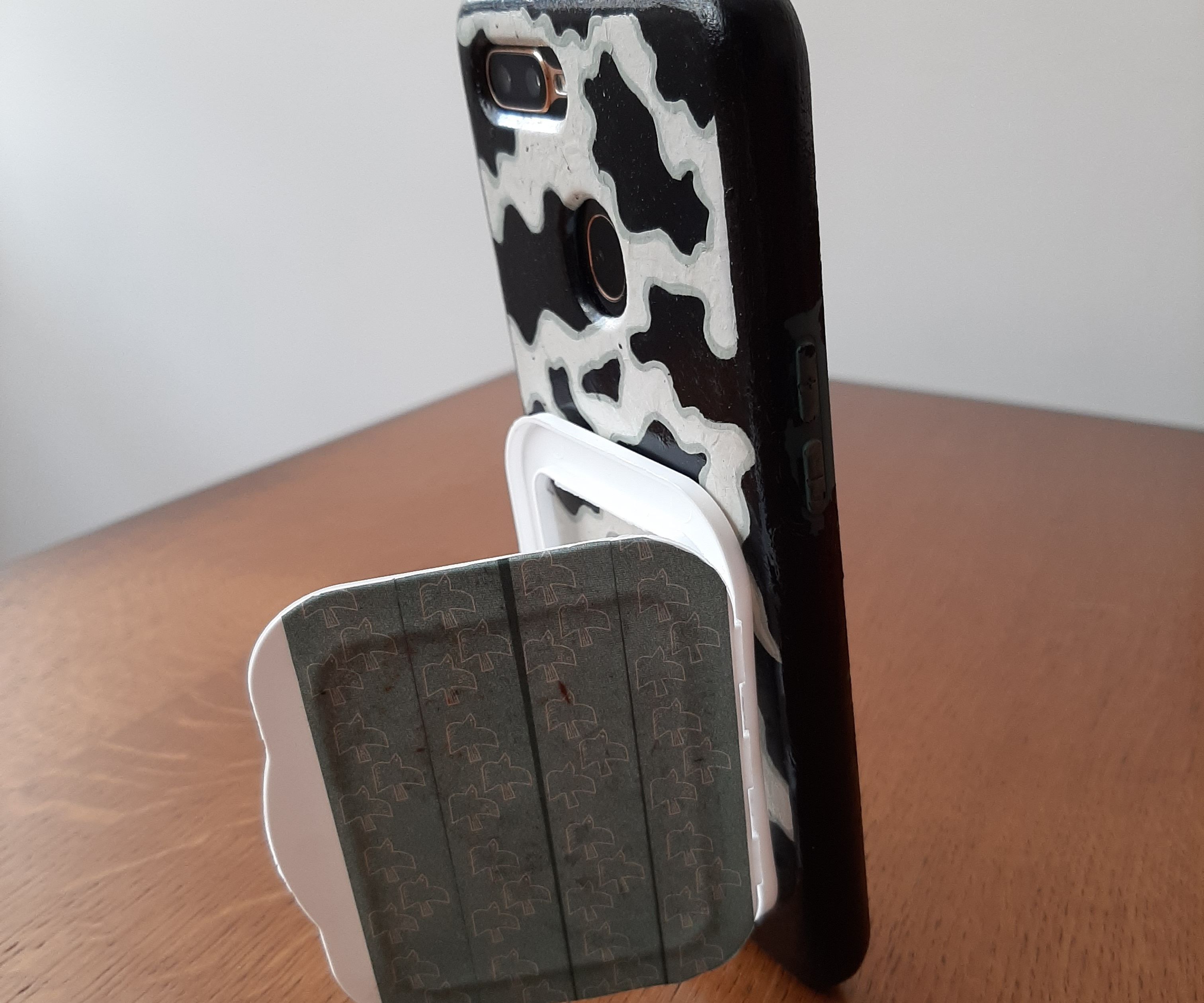 MULTI PURPOSE PHONE STAND/ REPURPOSING WET WIPES COVER