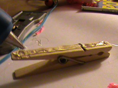 Glue the Clip