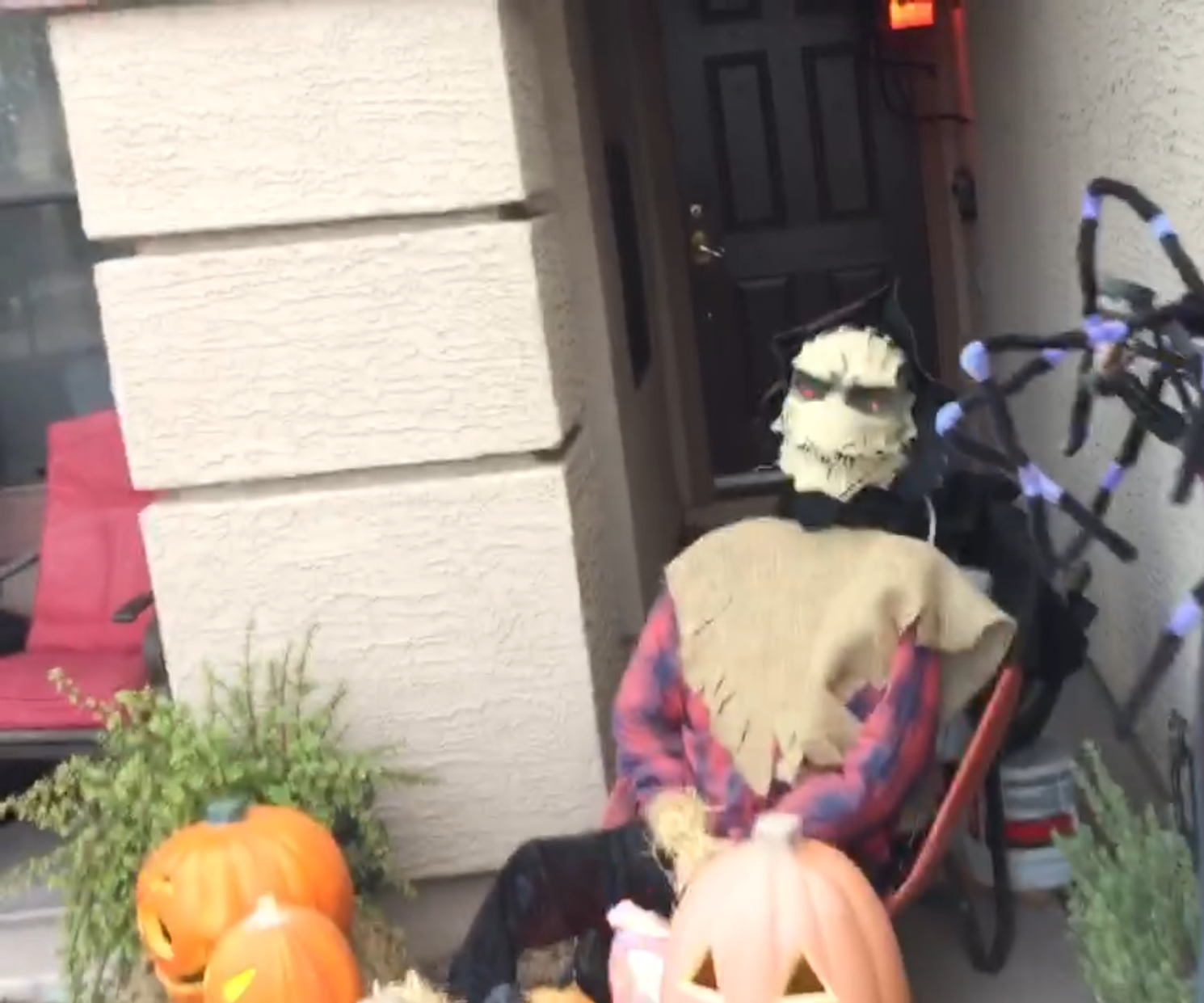 Animatronic Following Scarecrow and Haunt Automation