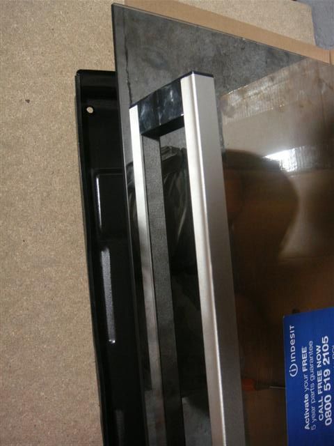 How to Replace a Door Handle on an Oven. Indesit