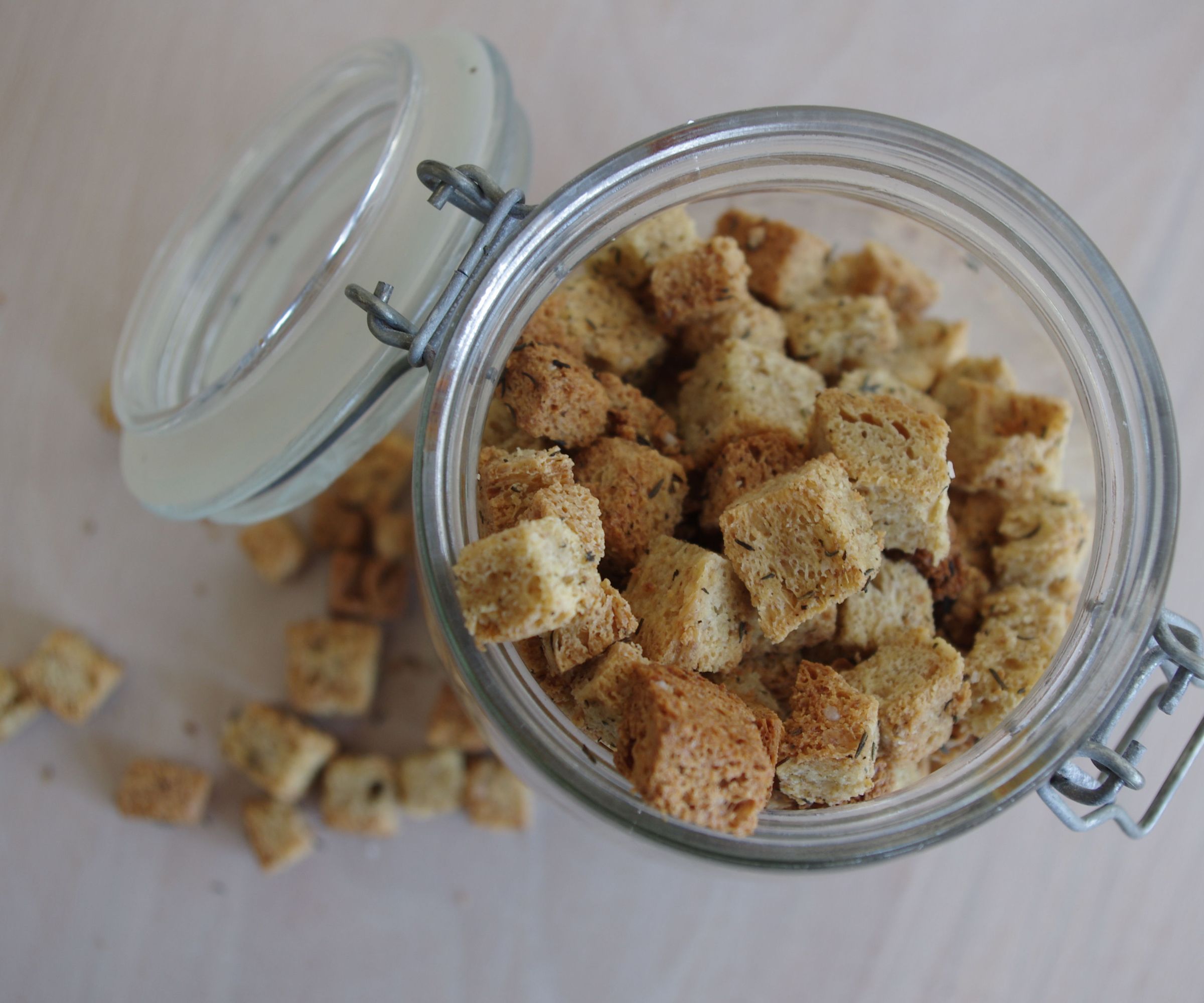 Easy Bread Croutons