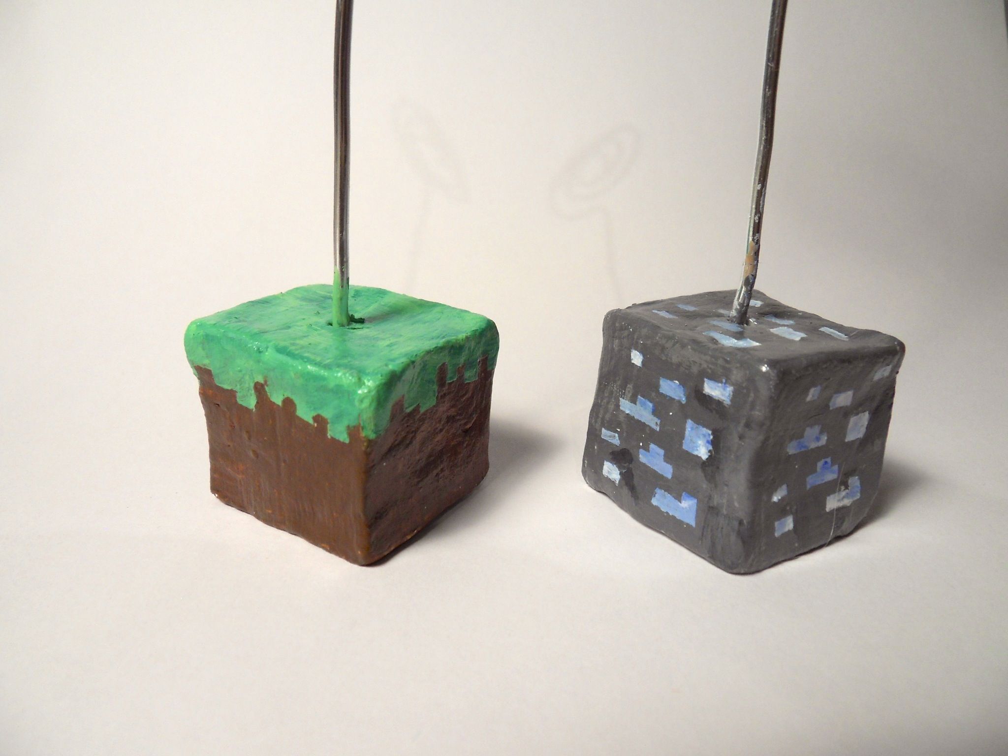 Minecraft Block Photo Stand