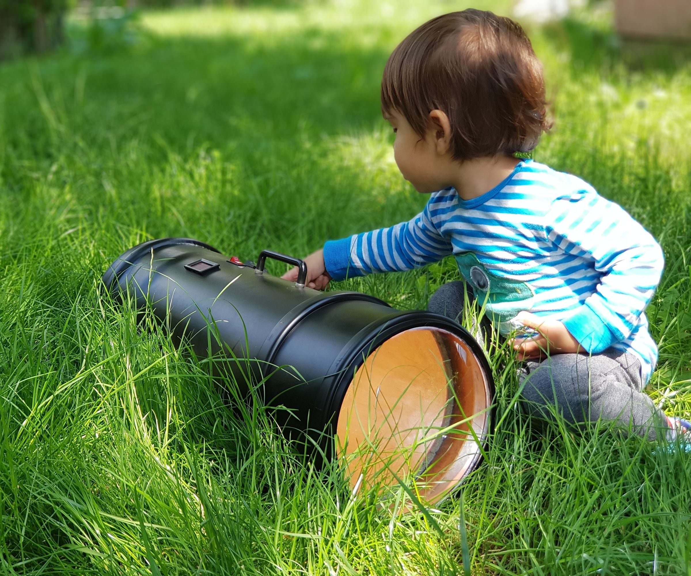 Huge Lens Flashlight Experiment XHP70