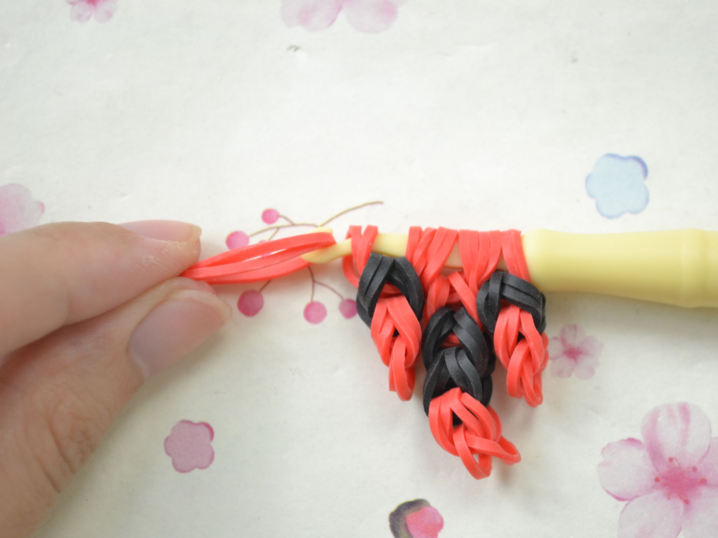 2 Steps Tutorial to Make Simple Rubber Band Cross Earrings Without a