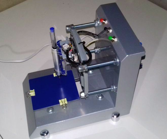Mini Cnc - Feita De Aço E Material Reciclado.