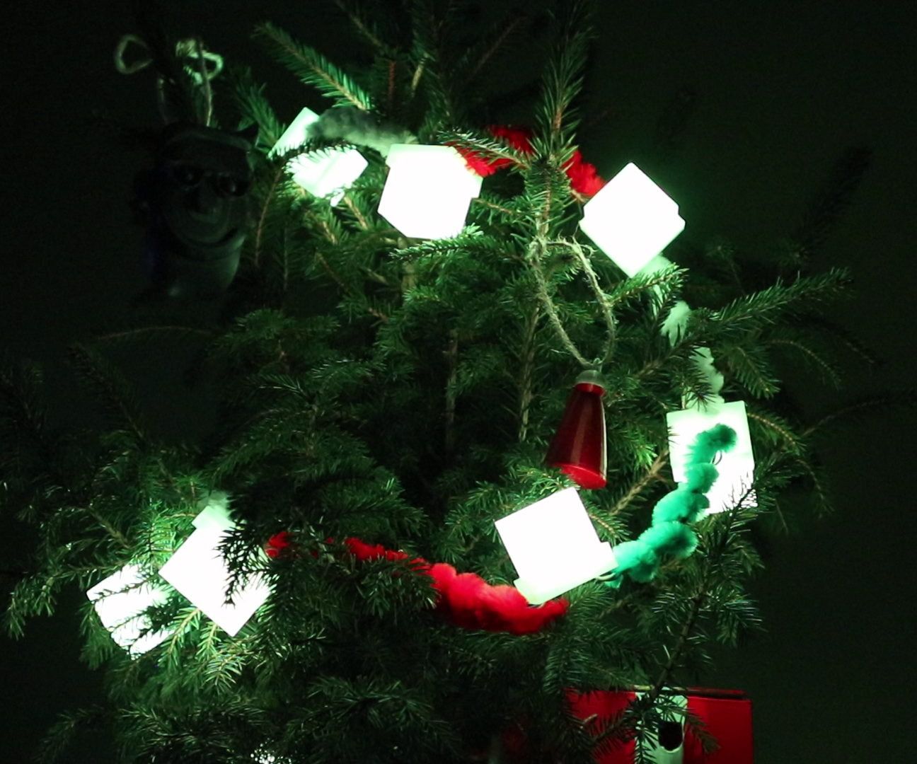 The Google Trends Powered Christmas Tree