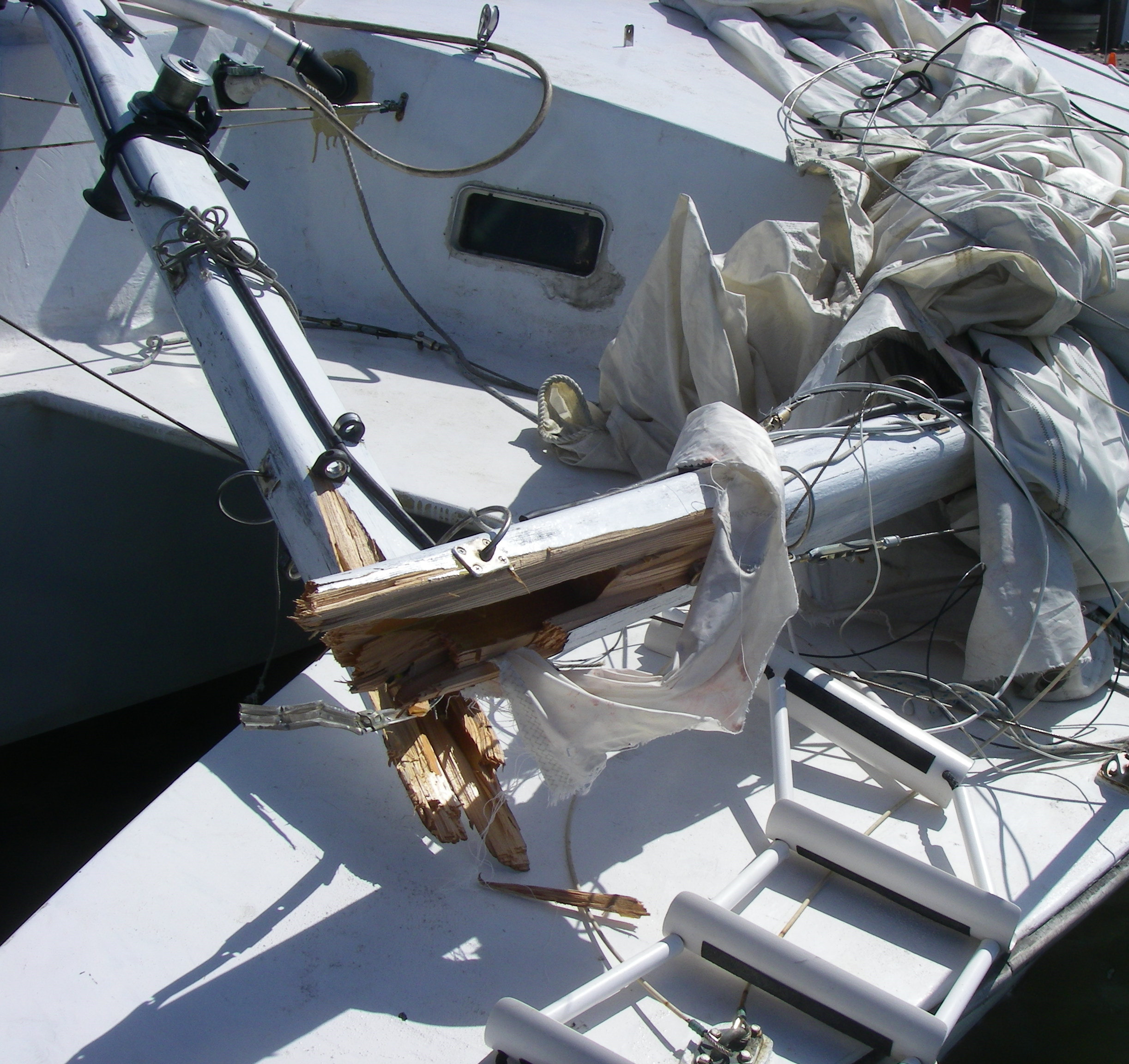 Free Yacht Chapter 11: Dismasted!