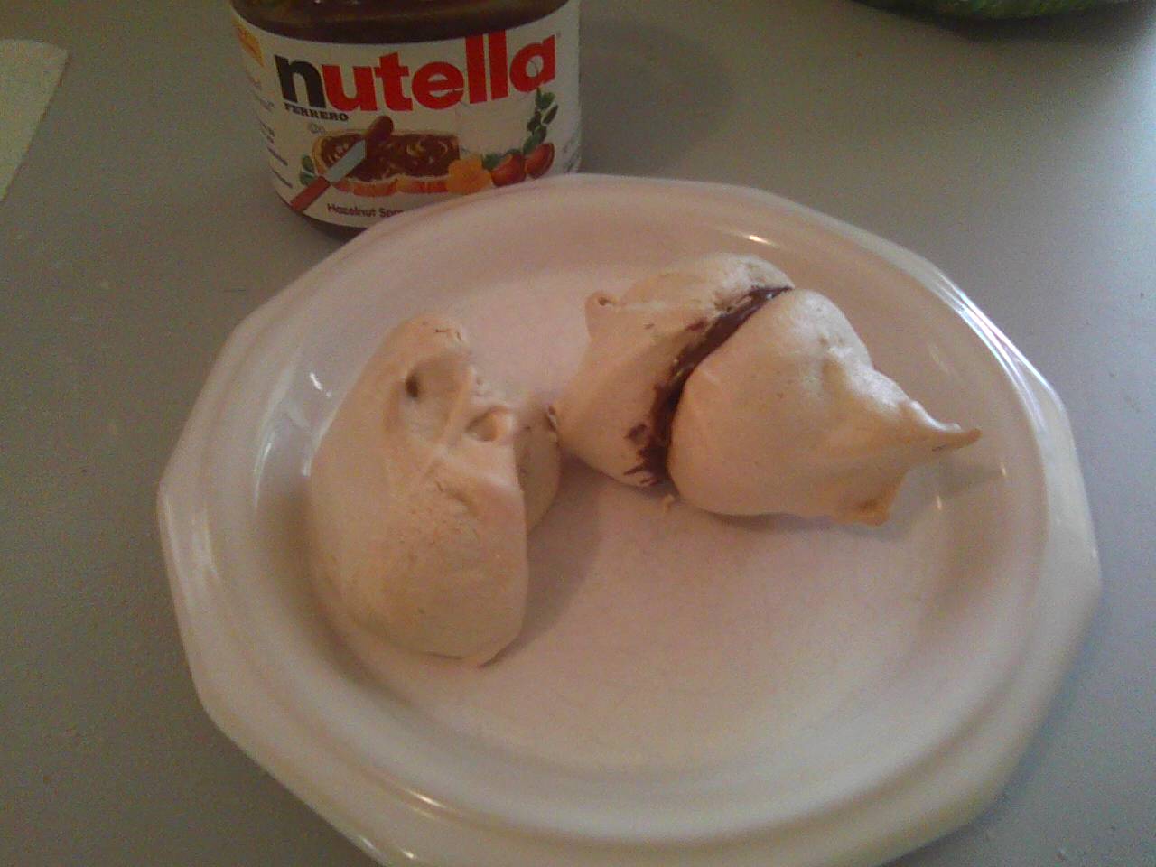 Green Tea Meringues with Nutella