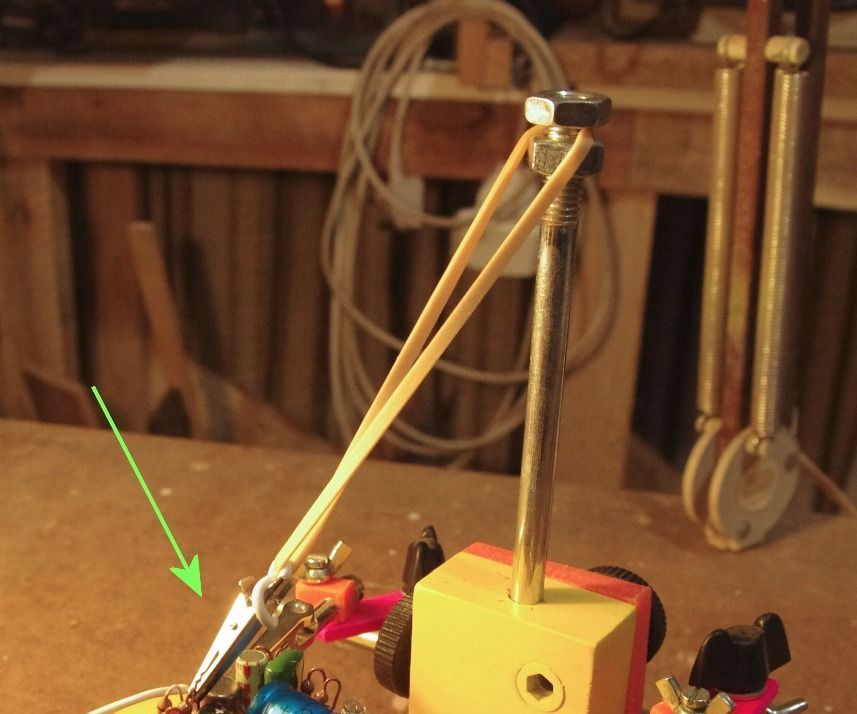 Trick for Desoldering Through Hole Components (adaptation)