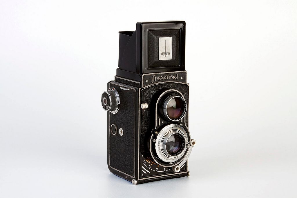 Disassembling a Flexaret IVa Camera : 7 Steps - Instructables