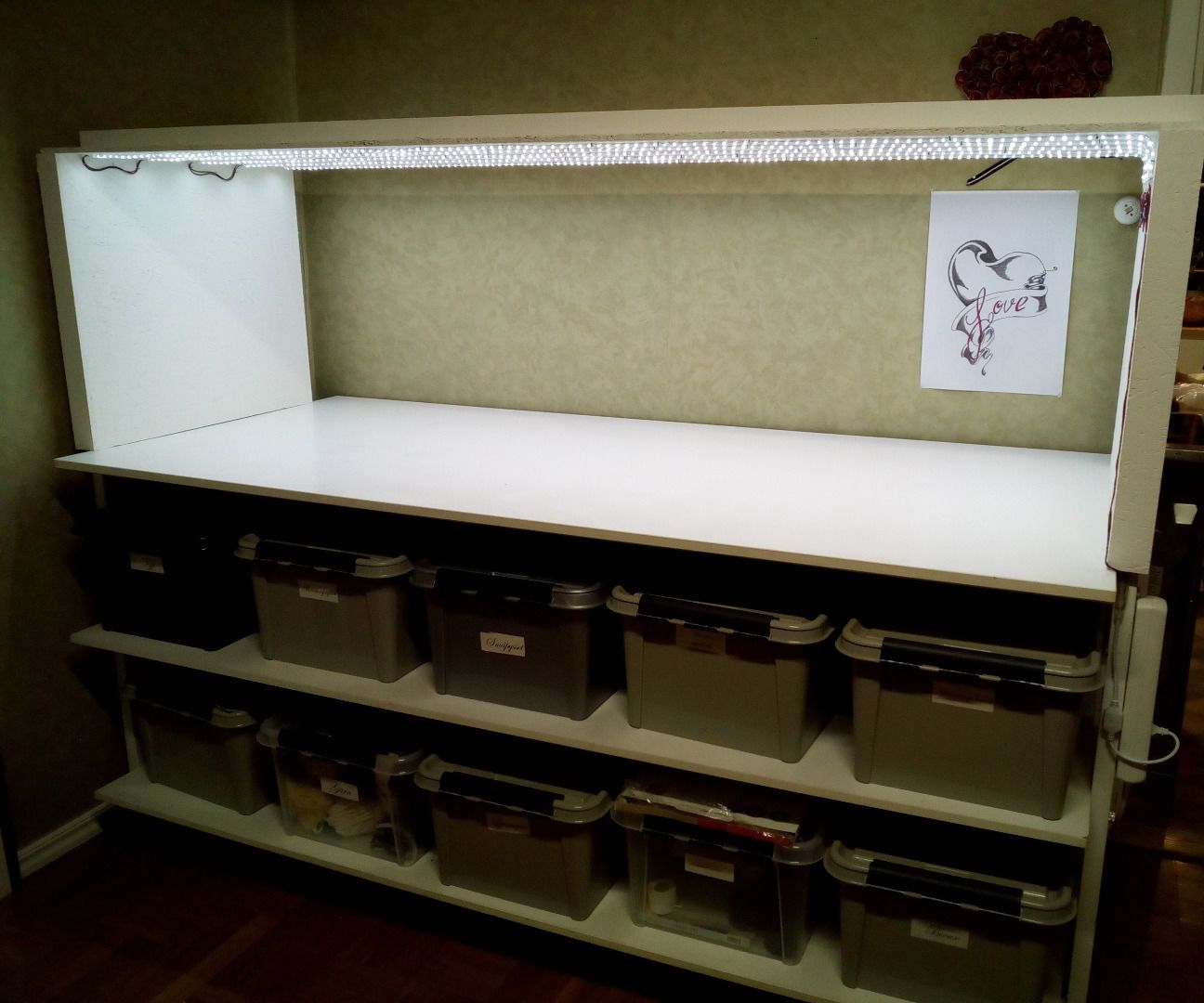 A Worbench Light With a Convenient Shelf