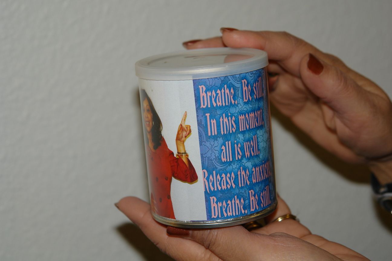 Moving Message/image Pen Container