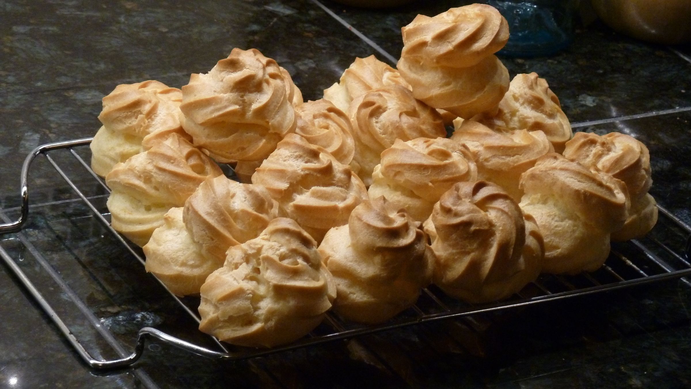 How to Make Yummy Cream Puffs! :D