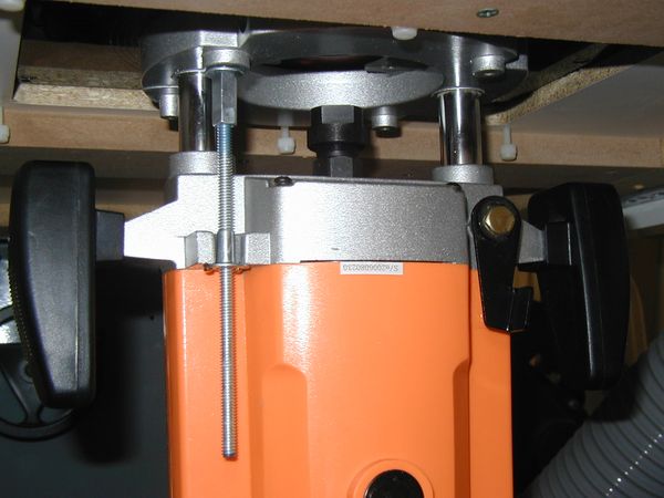 Ultra-cheap Router Lift : 6 Steps (with Pictures) - Instructables