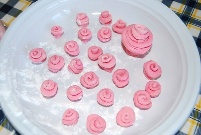 Cake Decoration With MMF