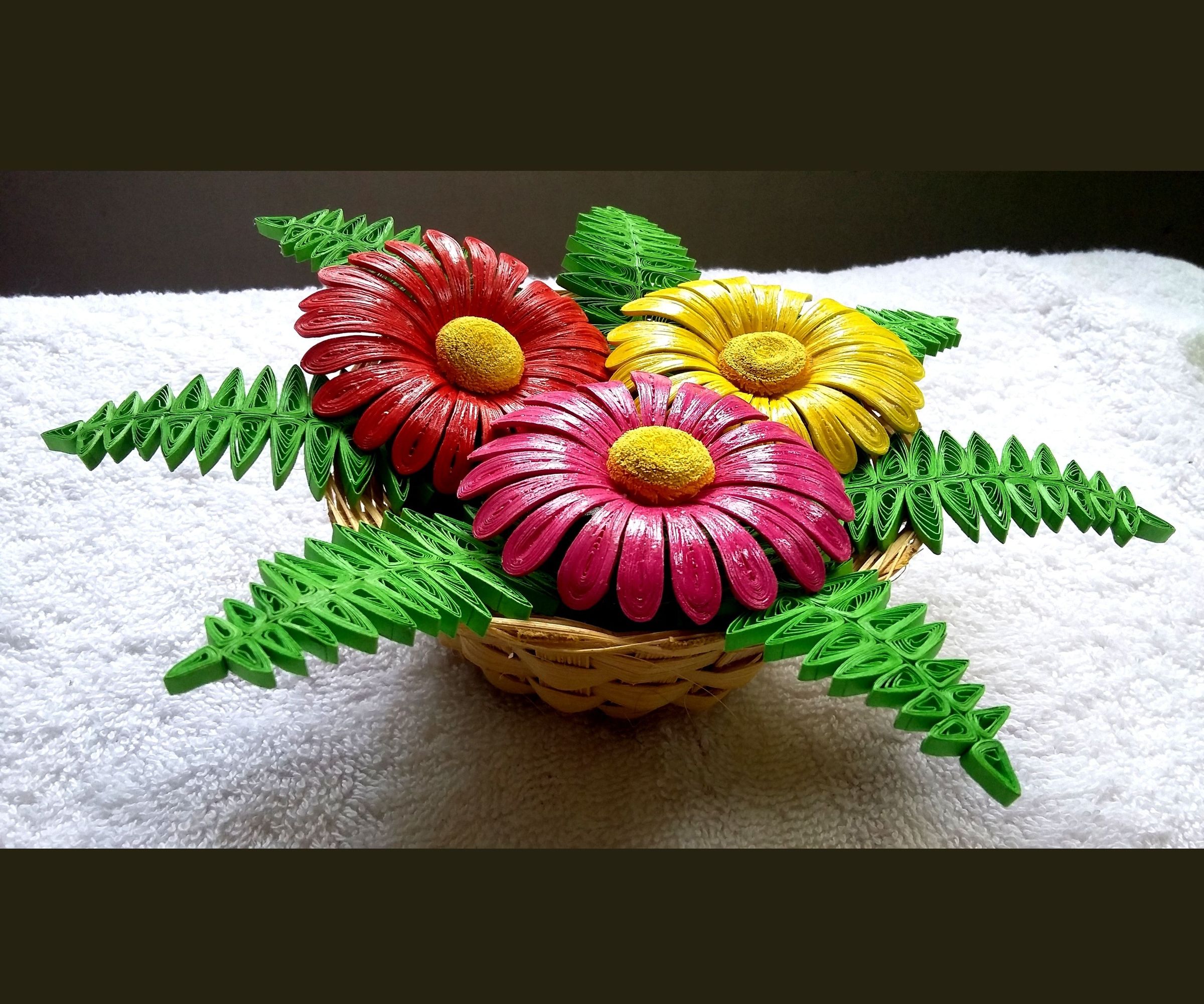 QUILLED FLOWER BASKET
