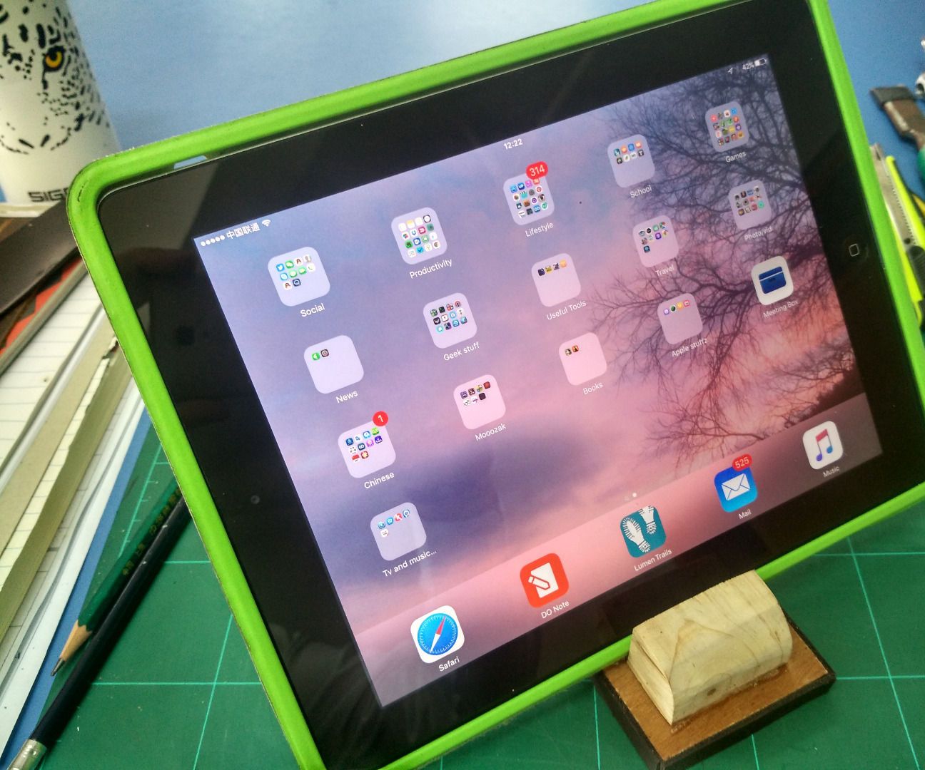 IPad Stand/phone Stand for Watching Movies