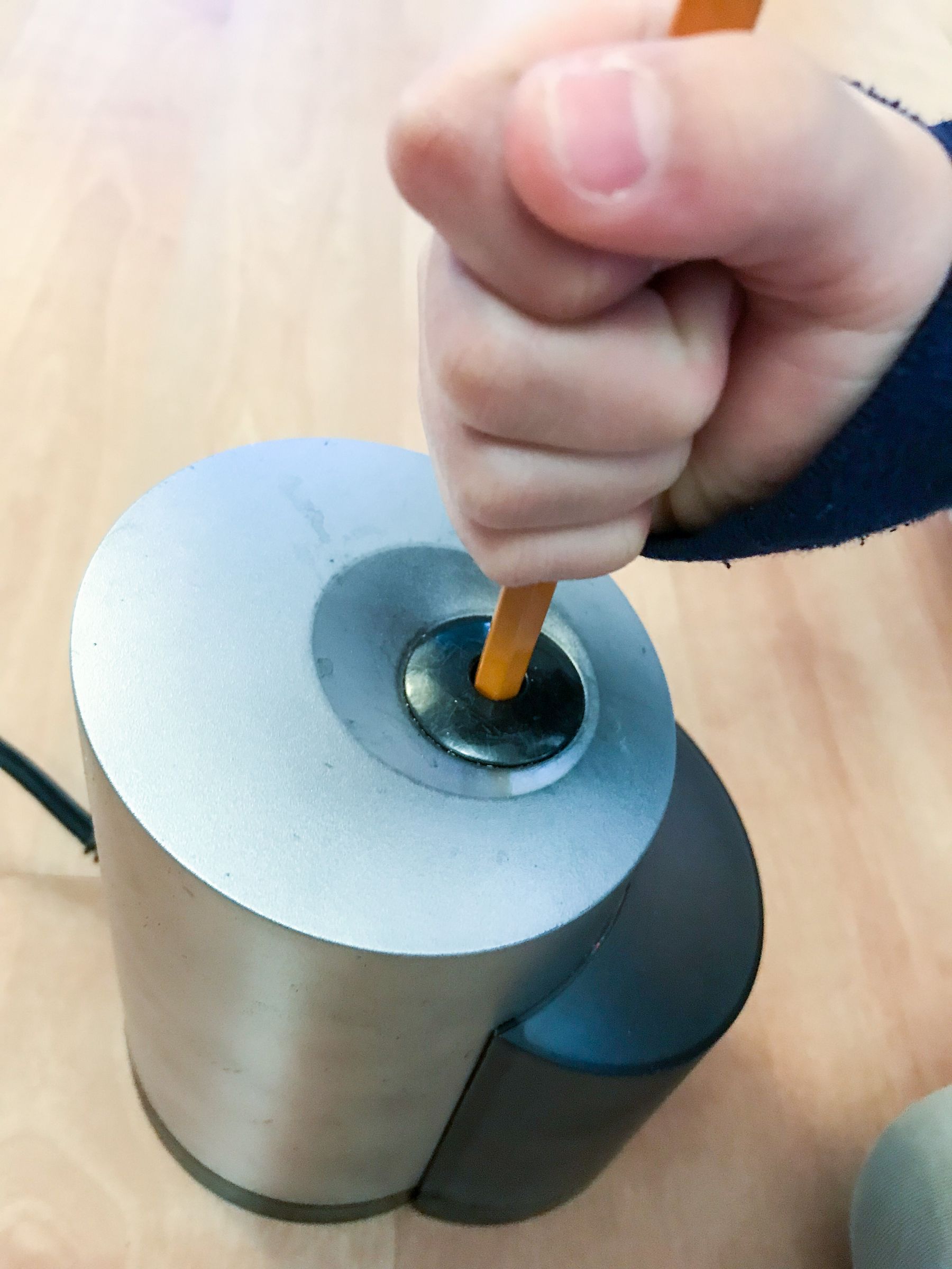 How to Fix a Jammed Electric Pencil Sharpener 5 Steps Instructables