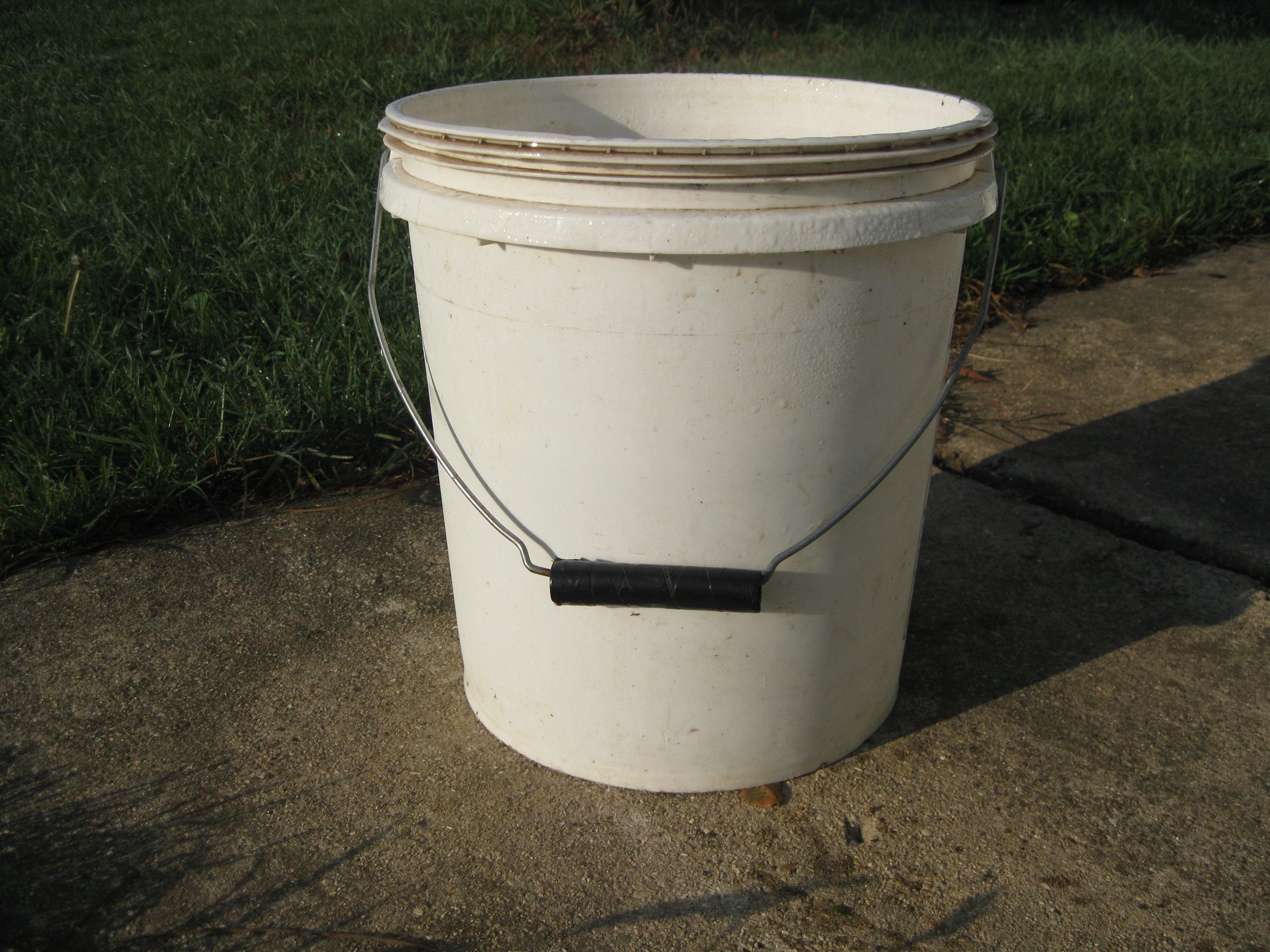 Heavy Buckets Need Ergonomic Handles
