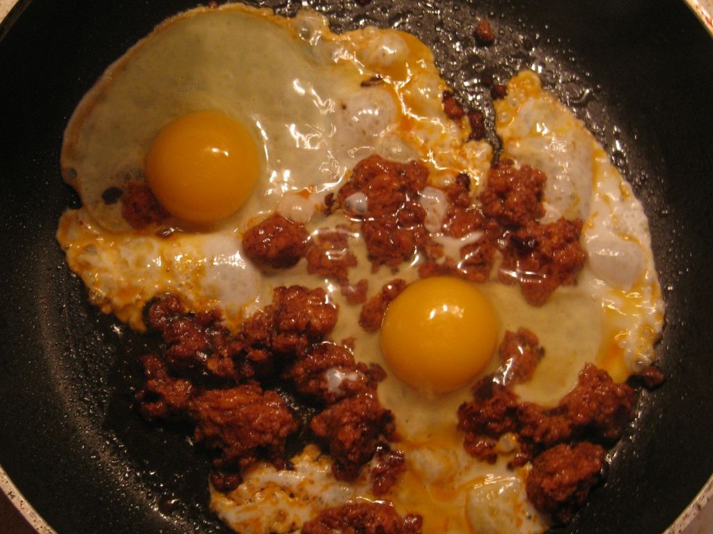 How to make an egg & chorizo breakfast burrito