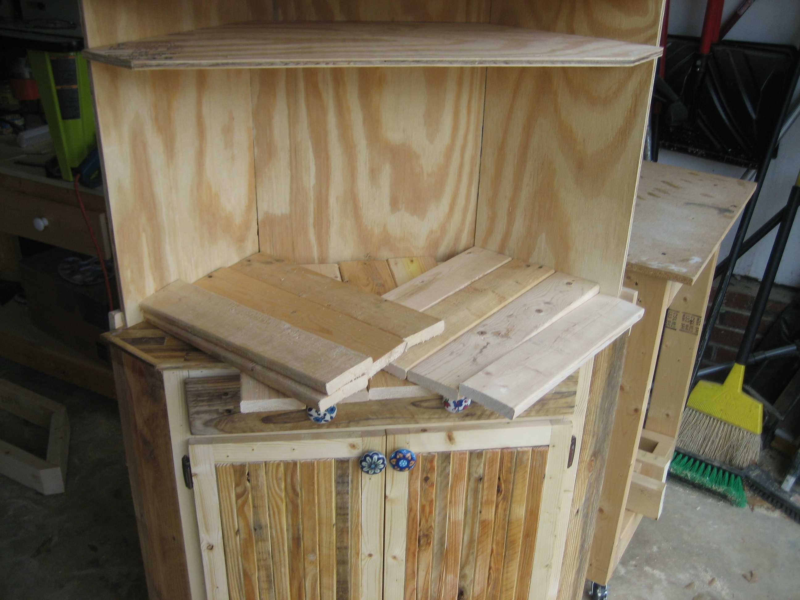 KITCHEN CORNER HUTCH 18 Steps (with Pictures) Instructables